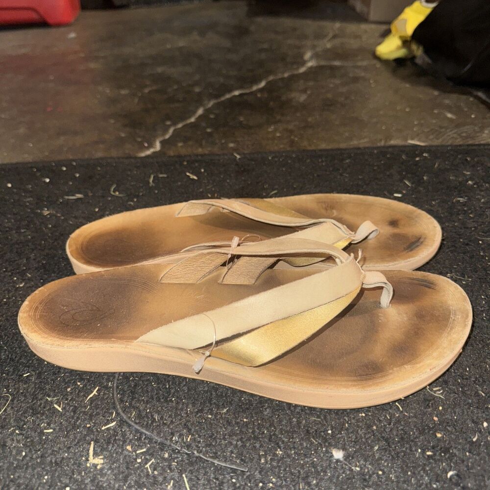OluKai Women's Kaekae Flip-Flop Thong Sandals Gold Brown Women's Size 10